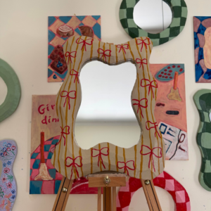 Clothó – Beige Striped Mirror with Red Bows